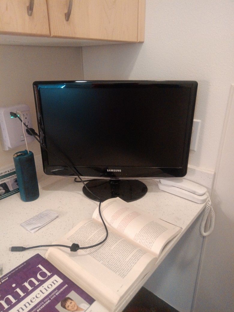Samsung Flat Screen TV
