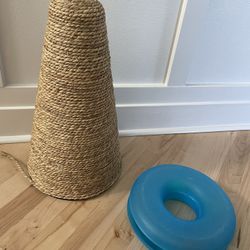Cat Scratch Cone And Ball Toy