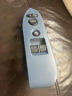Honda Element 2003-2011  OEM Left Driver Máster Window Switch $ 25
