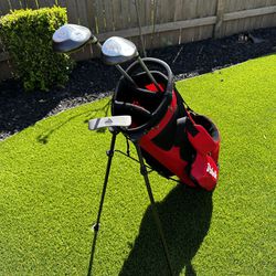 Red Sleek Golf Bag With Clubs 