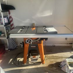 Ridgid 10 Inch Cast Iron Table saw 