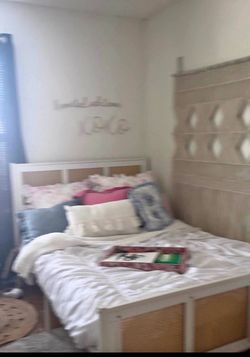 Full size bed