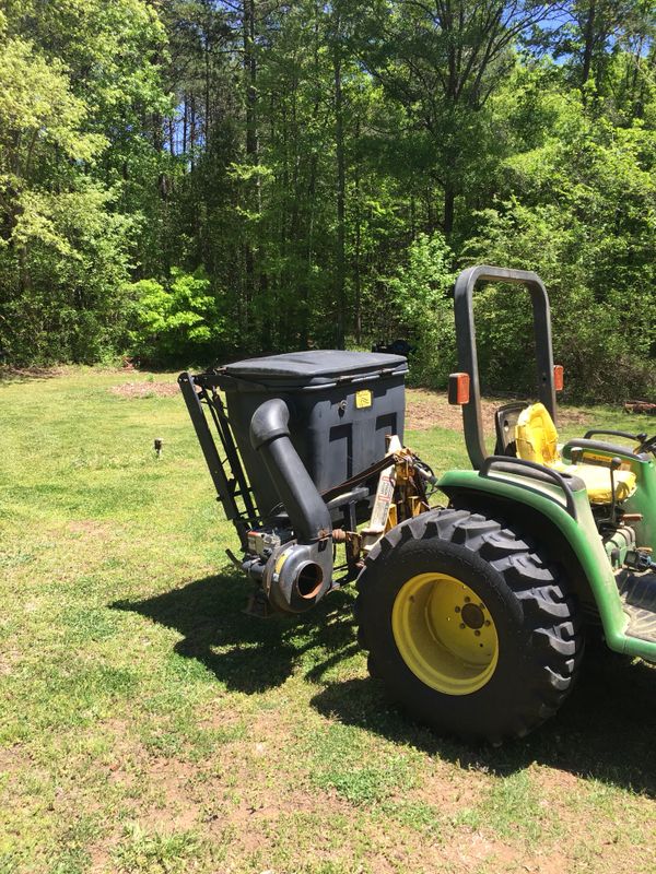 John Deere 3pt hitch leaf catcher/vacuum for Sale in Rock Hill, SC