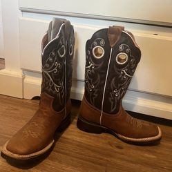 Boots Size 4