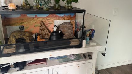 Terrarium glass door tank