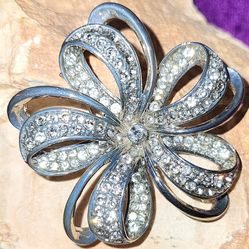 Monet 70's Lapel Pin