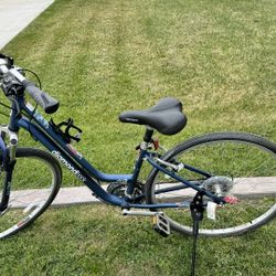 Ladies’ Hybrid Bike