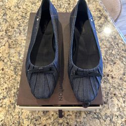Navy blue Louis Vuitton ballet flats 