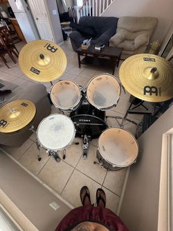 Tama Imperialstar-style 5-piece kit with Meinl HCS cymbals and hardware