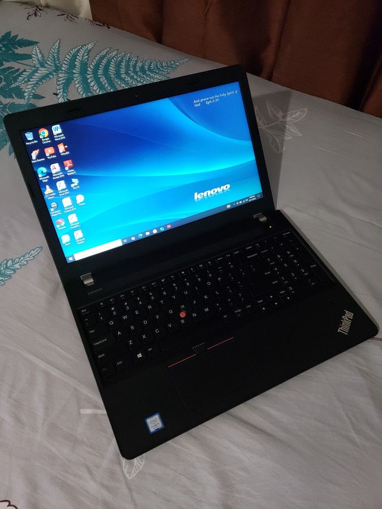 15.6"inch Intel Core i3 Lenovo Laptop, 128GB SSD, 4GB RAM, Fingerprint, Inbuilt Bluetooth, HDMI, WebCam And a DVD📀. Windows 10 Installed. Runs🏃Fast