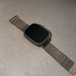 Apple Watch Ultra 49mm titanium ceramic case