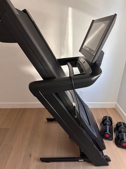 NordicTrack Commercial 2450
