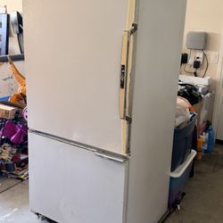 Aramana Refrigerator