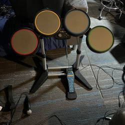 Xbox 360 Guitar Hero Band Hero Drum Set Two Guitars And Mic Set Up