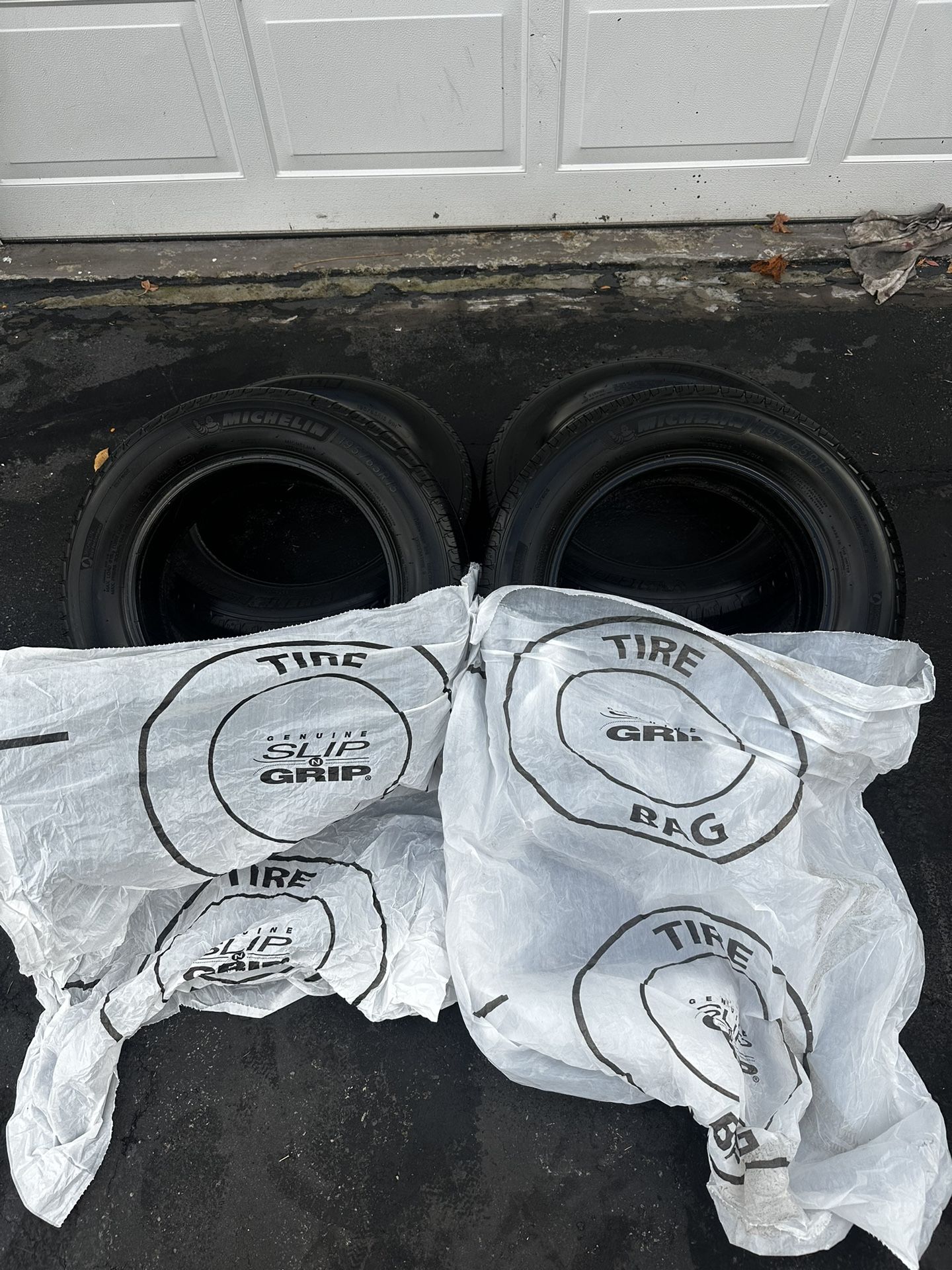 195/65R15 Michelin Tires (4)