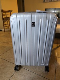 Luggage / Delsey Paris