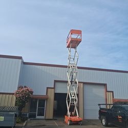 Snorkel S4732E Scissor Lift