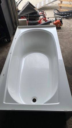 White Alcove Bathtub with Drain