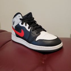 Jordan 1 Mid Top Size 6.5 Boys