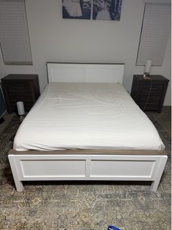 Modern White & Gray Queen Bed Frame – Excellent Condition