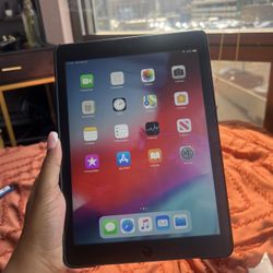 iPad Air Great Condition 