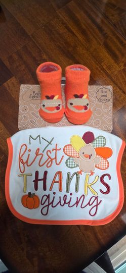 New Baby bib woth booties Thanksgiving