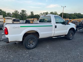 Ford 250   Real Gd Plow Truck