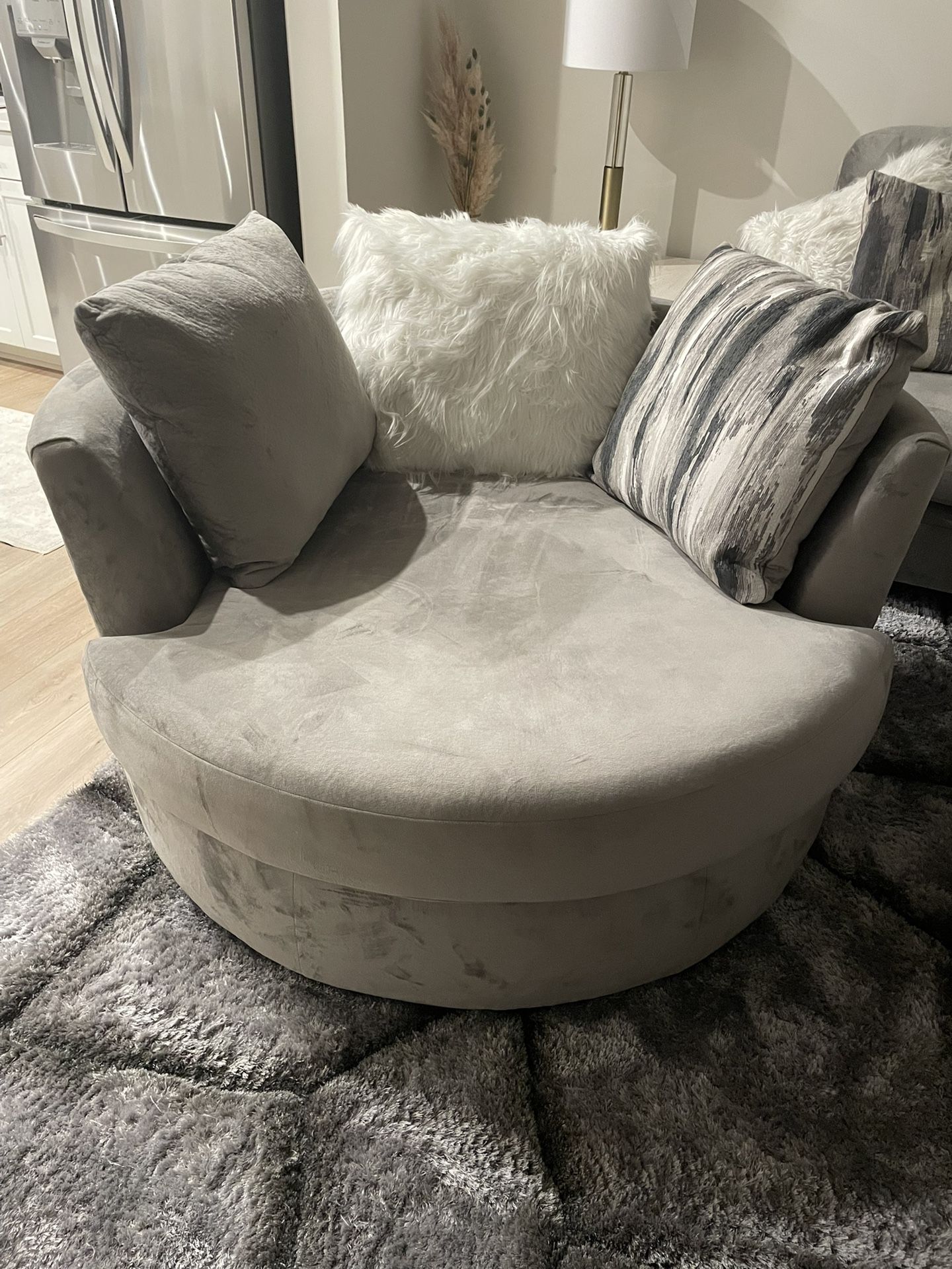Large Spinning Sofa Chair