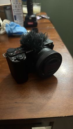 Sony ZV-E10 II Mirrorless Camera + 16-50mm Lens + 128GB SD Card