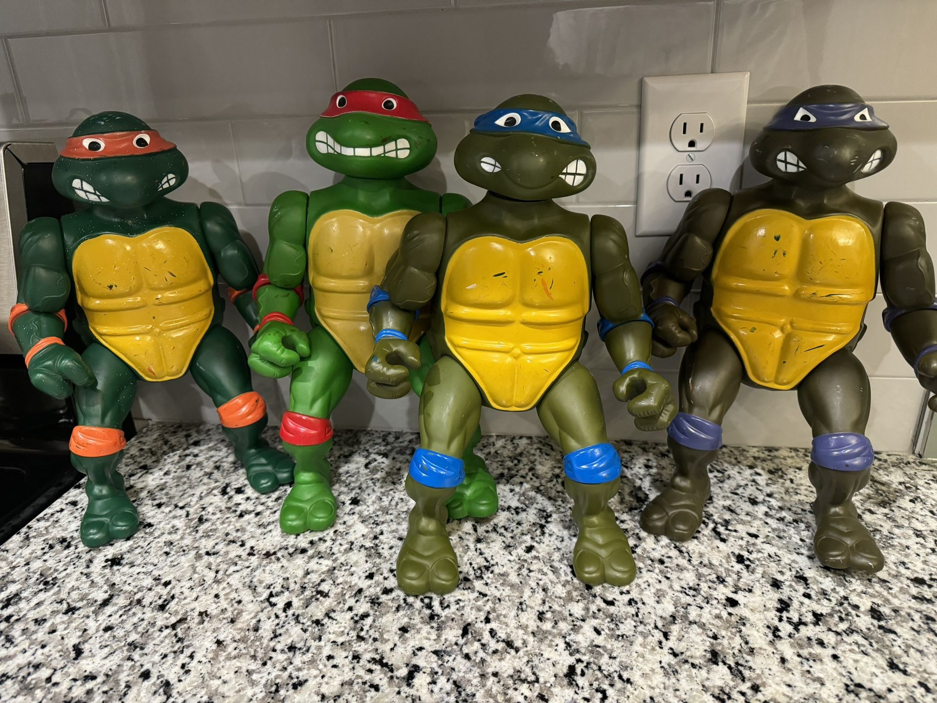 1989 Playmates Teenage Mutant Ninja Turtles Giant Size 12" Set. Complete