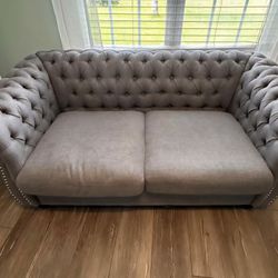 Noble Loveseat