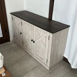 Entertainment Console/ Drawers Shelf
