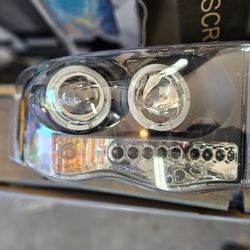 2002-2005 Dodge Ram Headlights