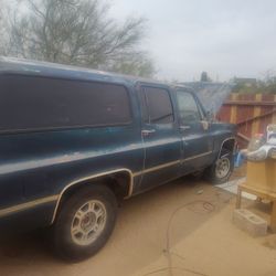 1983 Chevy suburban 4x4