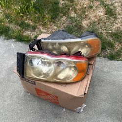 Headlights Para Ram 2004