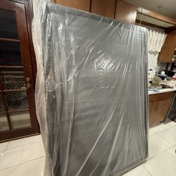 Queen Mattress Frame/Box
