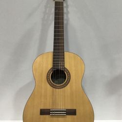 Yamaha Guitar With Case 