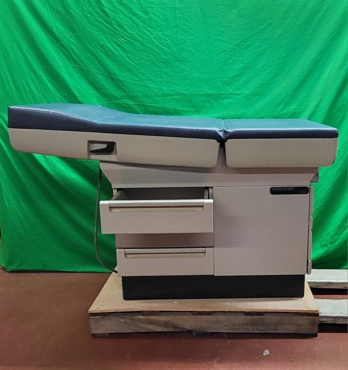 Midmark 404 Examination Table GYN Table With Stirrups
