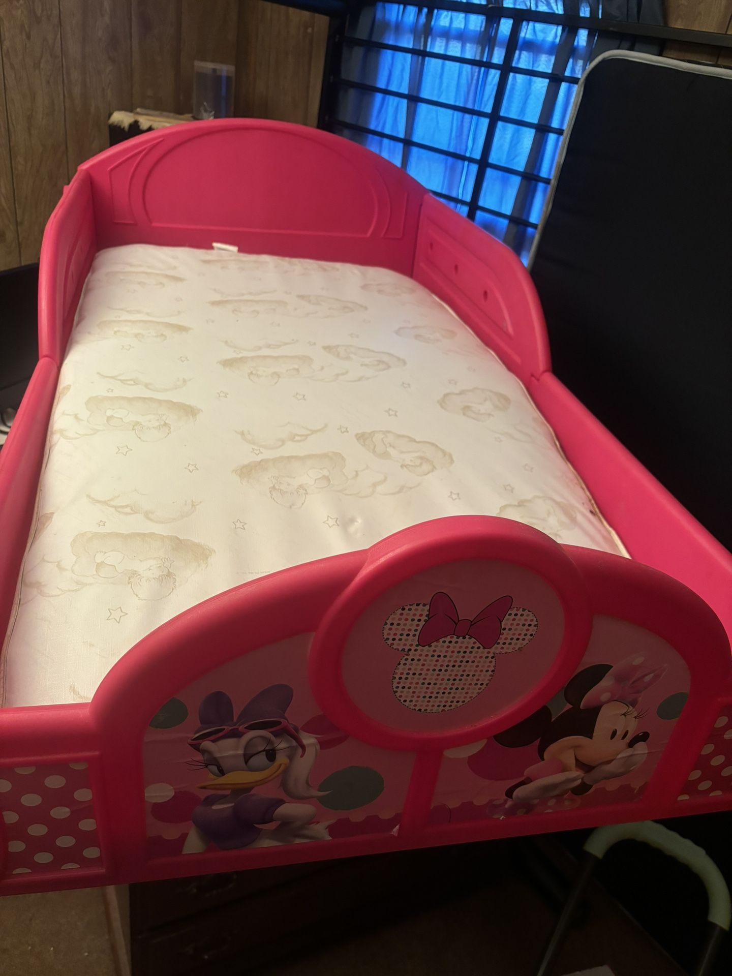 Minnie Mouse Toddler Bed