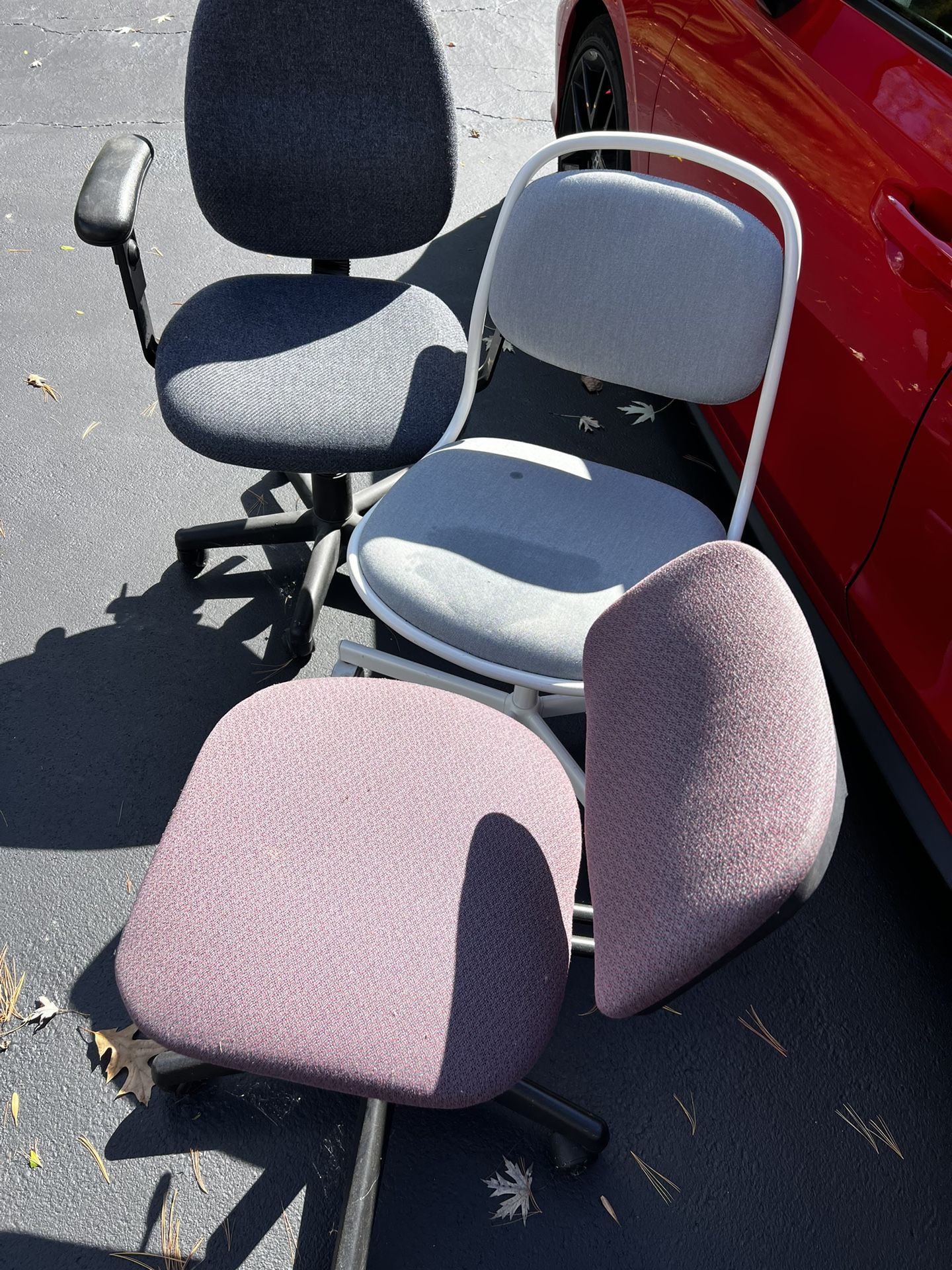 Office chairs/extra/anywhere/ they all work All three for $69