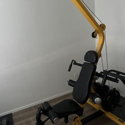 Maquina De Pecho Espalda Piernas