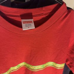 Supreme small tee