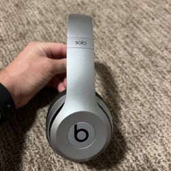 Beats Solo3 Wireless – Silver – Great Condition