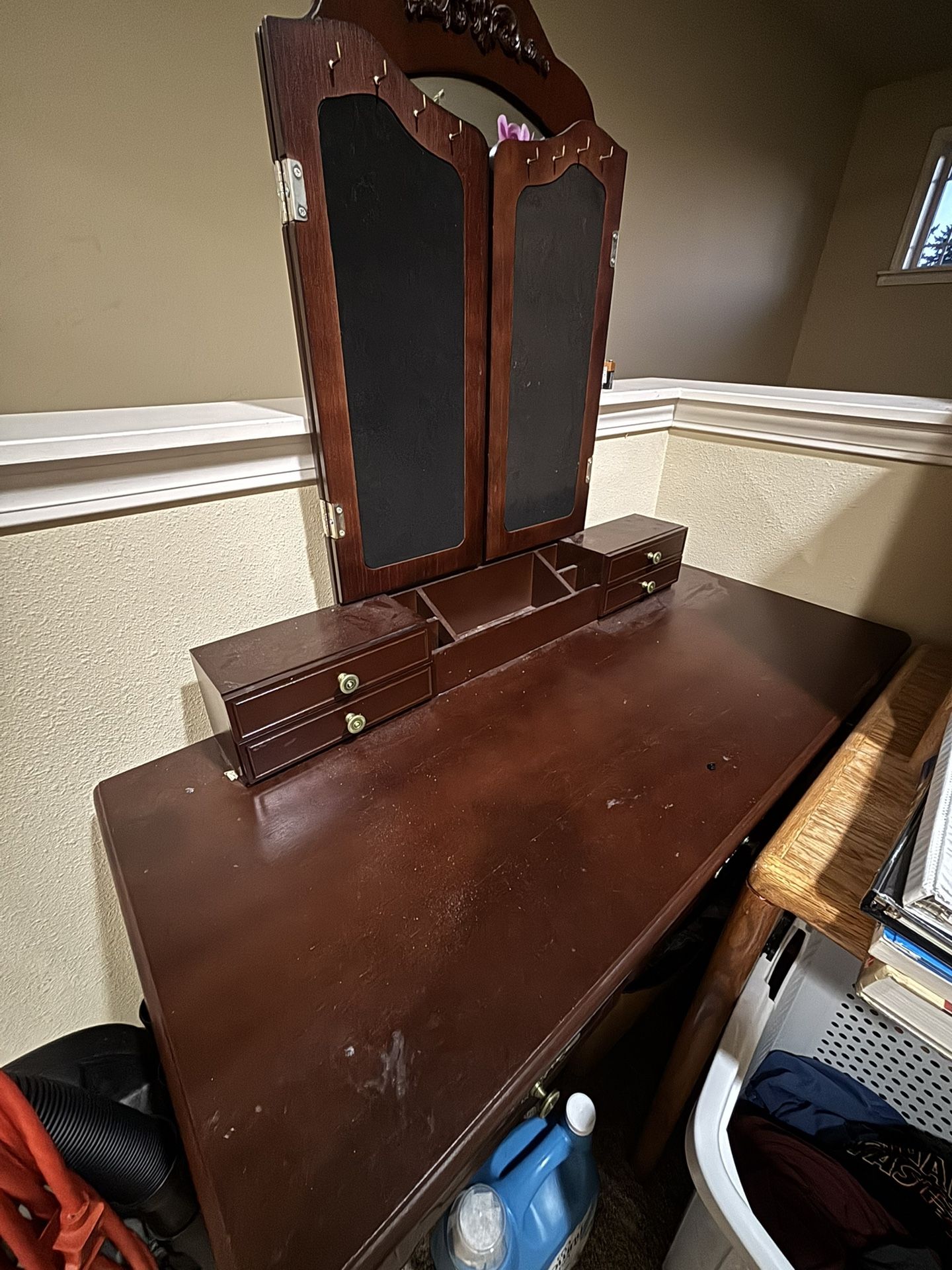 Makeup Vanity