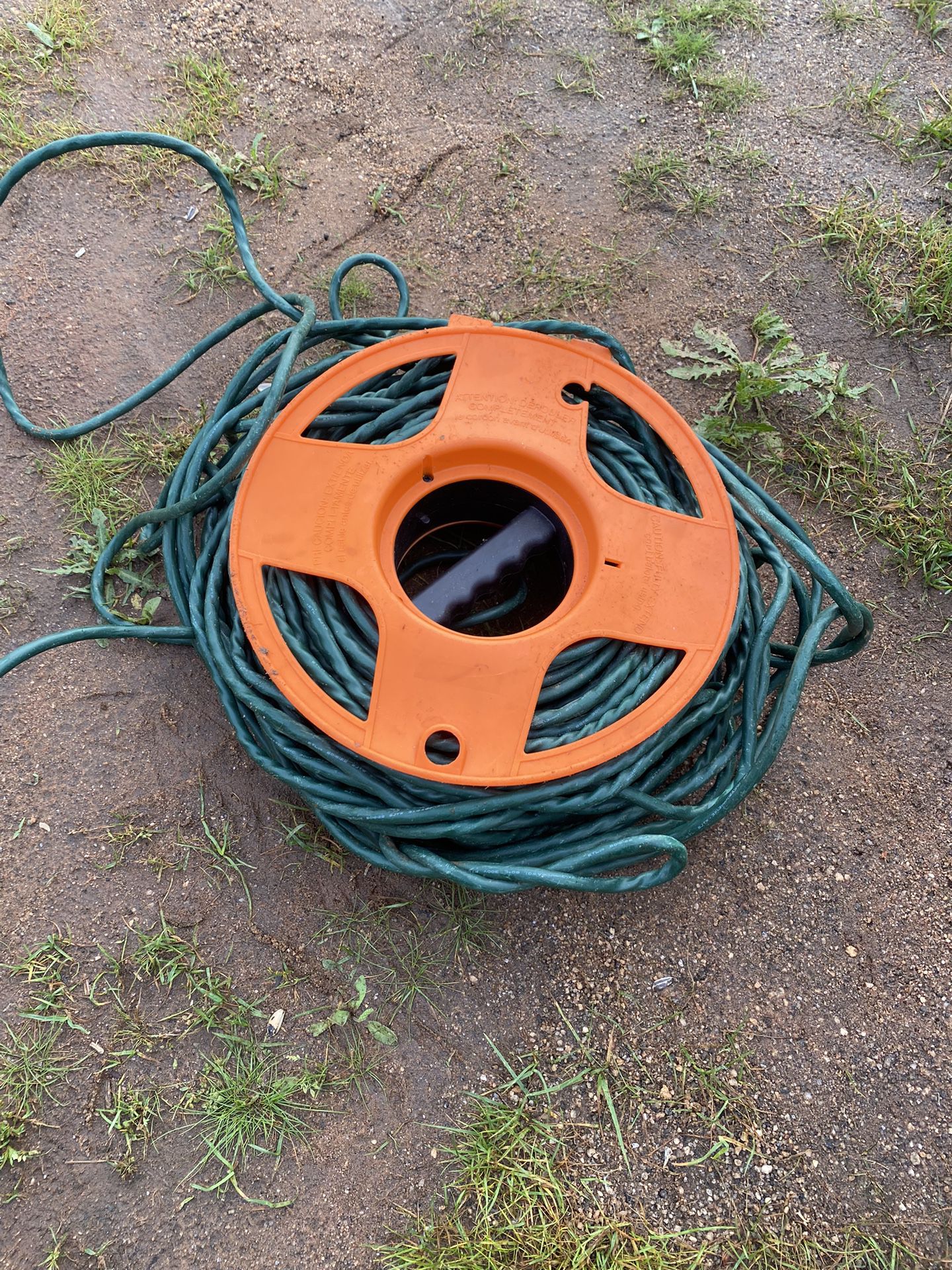 250 FT Heavy Duty Cord Outlet Outdoor Extension with Storage Wheel