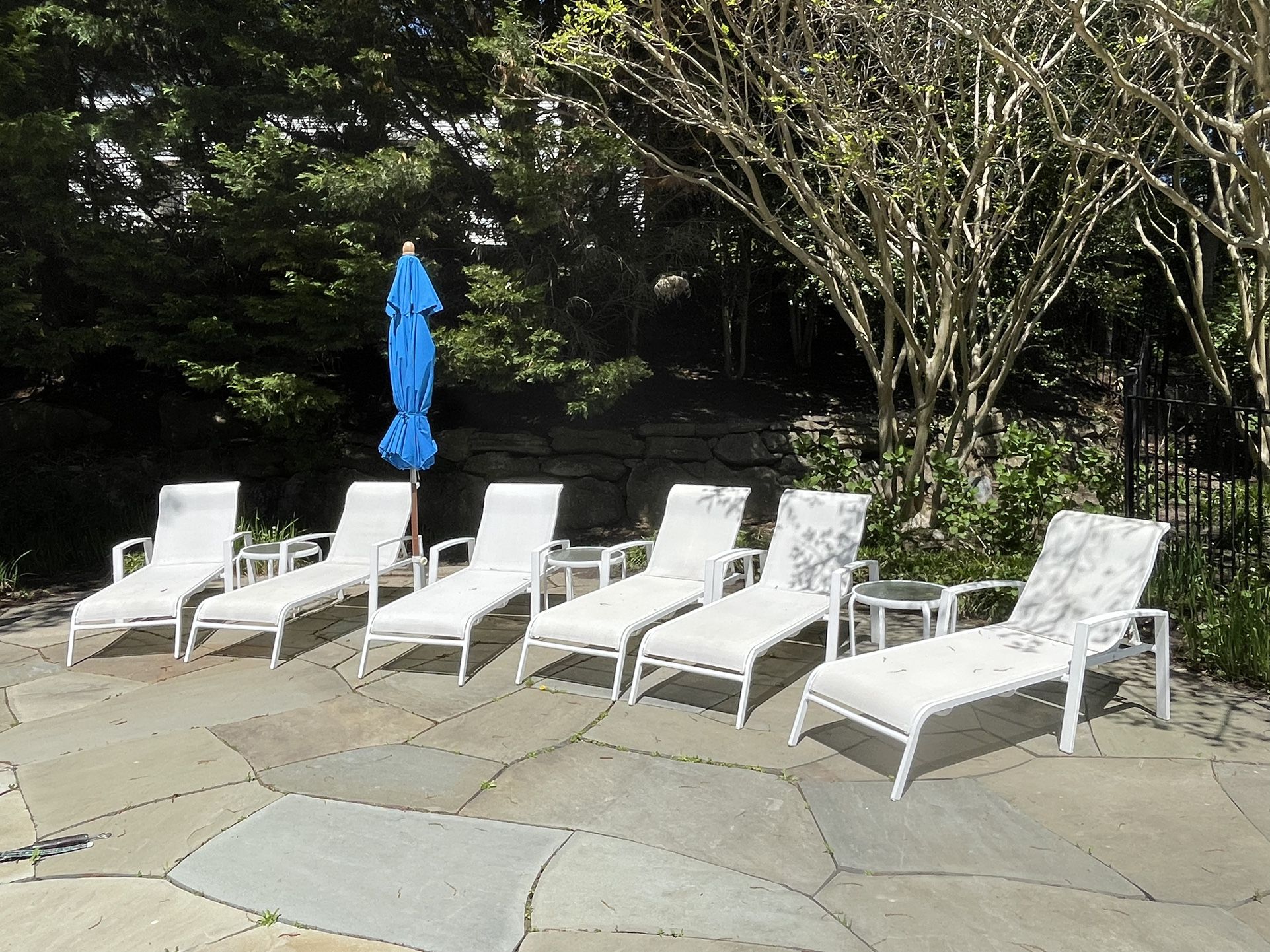 Outdoor Furniture - 6 Chaise Loungers, 3 drink tables and an Umbrella!
