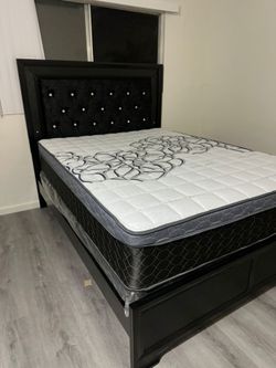 Queen Size Mattress Pillow Top 12"   New Mattress in a plastic sealed.  We offer same day delivery