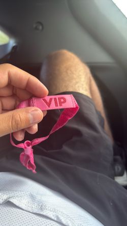1 VIP WRISTBAND LAST MINUTE CANCEL