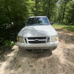 2004 Ford Explorer