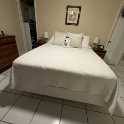Tempur pedic Queen mattress
